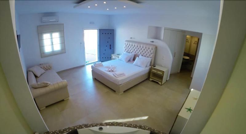 Queen Boutique Suites Mykonos Town Exterior photo